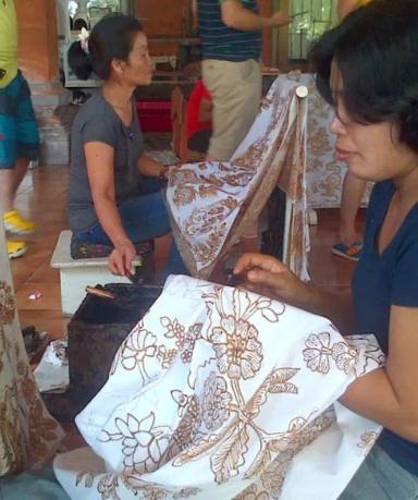 Tour menuju ke Celuk Silver dan Batik Bidadari