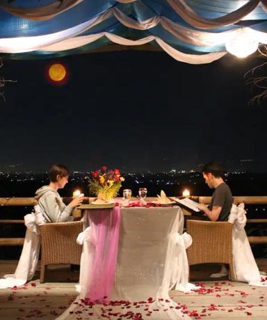 Perjalanan menuju Raja Klana Resto (Romantic Dinner)