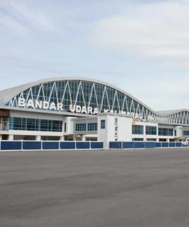 Tiba di bandara Berau 