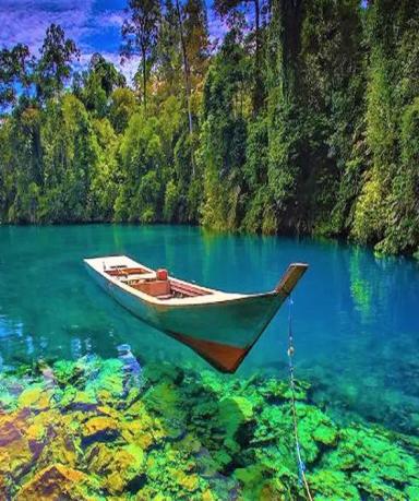 Tiba di Danau Labuan Cermin