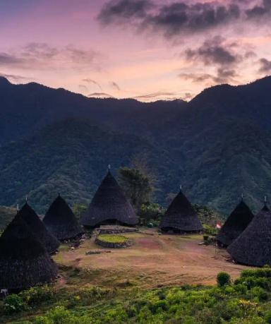 Sunrise di Desa Adat Waerebo