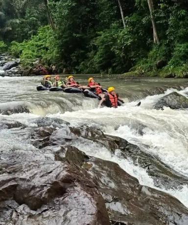RiverTubing di Leuwi Bumi