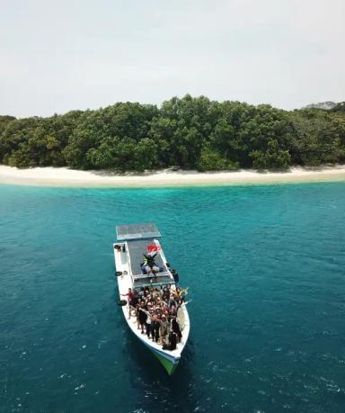 Menuju kembali ke Dermaga Sumur