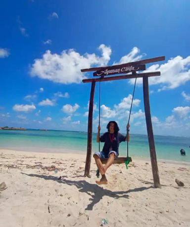 Pantai Ujung Genteng