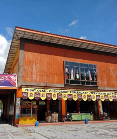 Perjalanan menuju Tempat oleh-oleh