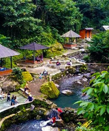 Kolam pemandian Air Panas Cipanas