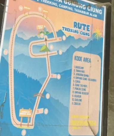 Trekking menuju Puncak Ciung 950 Mdpl