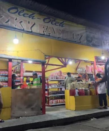 Perjalanan menuju tempat oleh-oleh