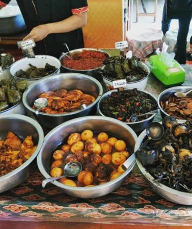 Nasi Jamblang Ibu Nur