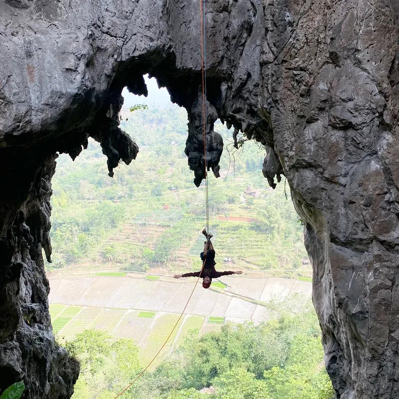 rappeling-tebing-hawu