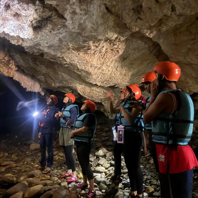 sanghyang-kenit-caving-+-rivertubing