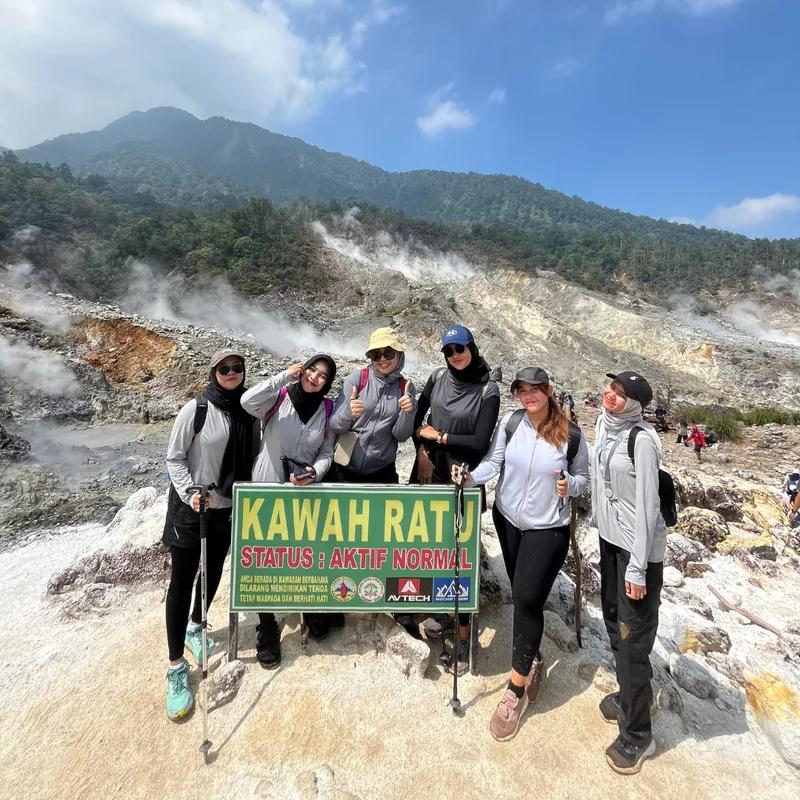 trekking-kawah-ratu