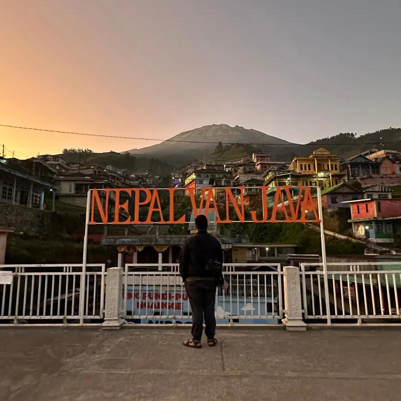 nepal-van-java-+-semarang