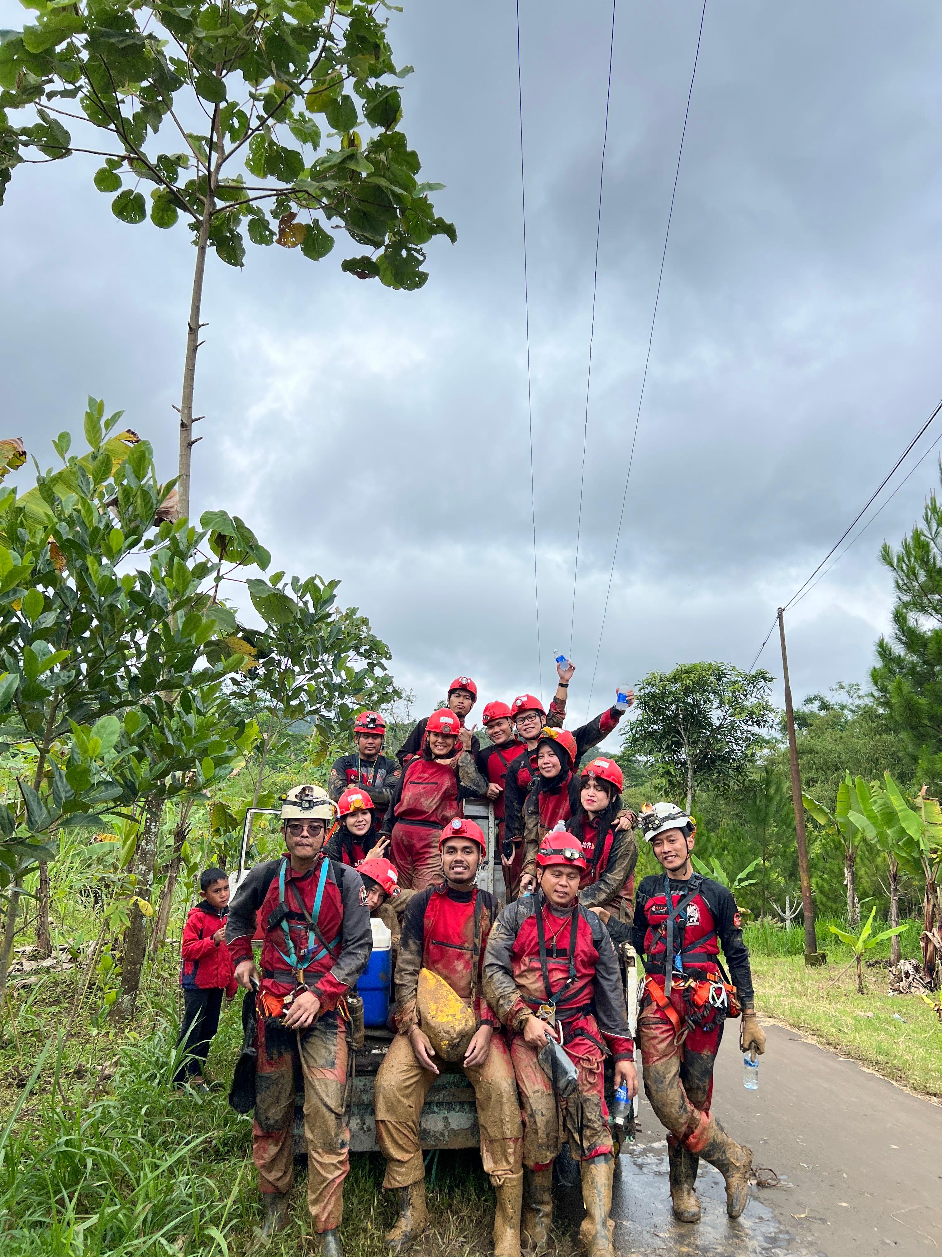 Foto review Ekspedisi Goa Buniayu 1