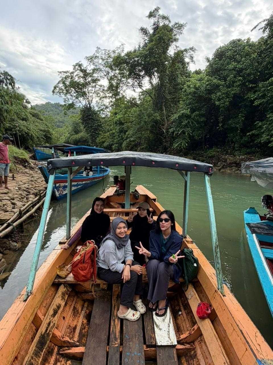 Foto review Pesona Ujung Genteng 2